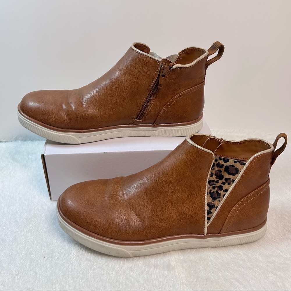 Lands' End Cream and Brown Ankle Boots 🐆🐆🐆